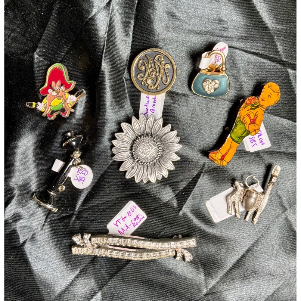 Vintage Estate Brooch Pin Lot of 8 Warner Bros Yosemite Sam Rhinestone Reseller